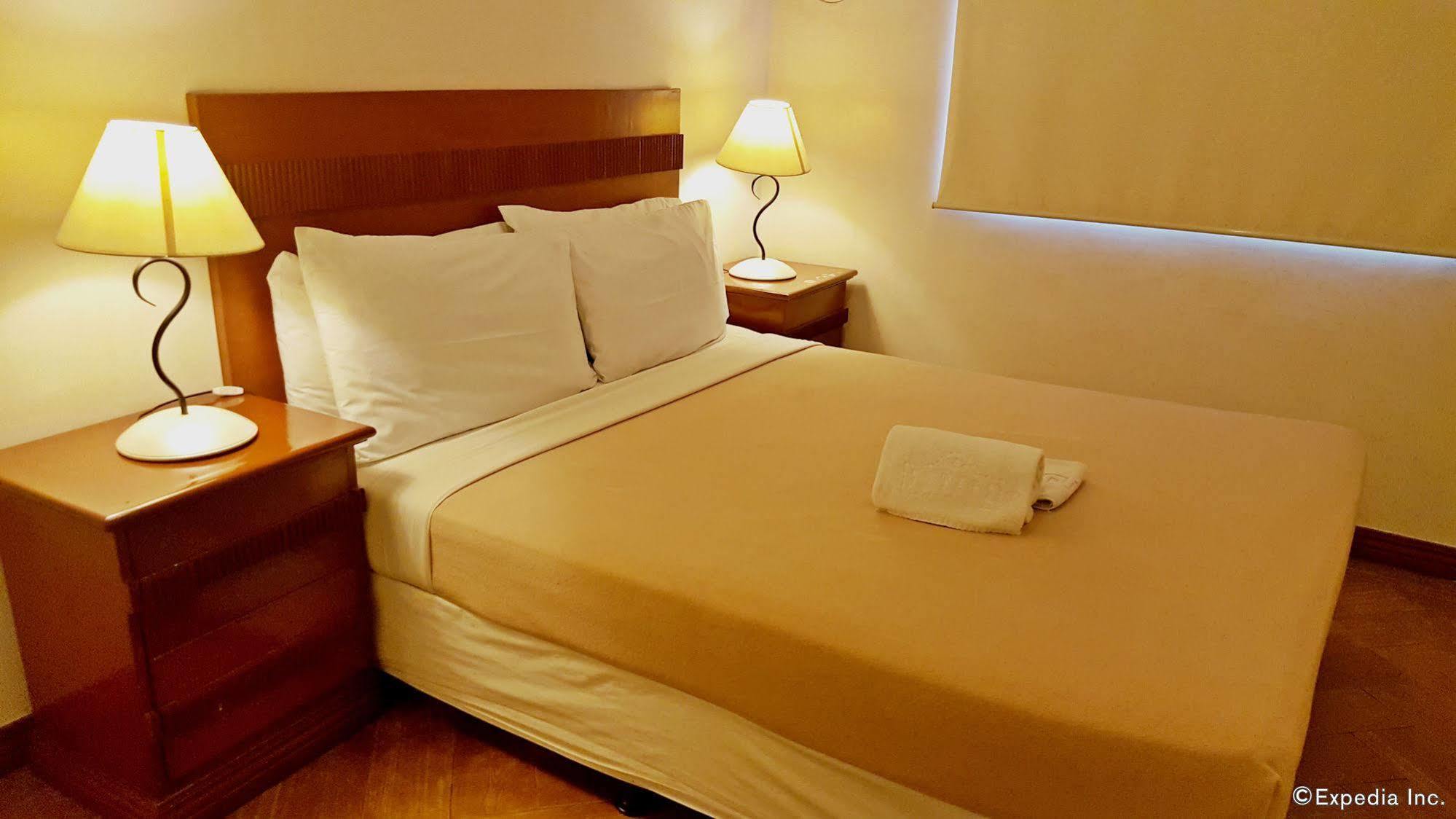 Avitel Hotel Makati City Kültér fotó