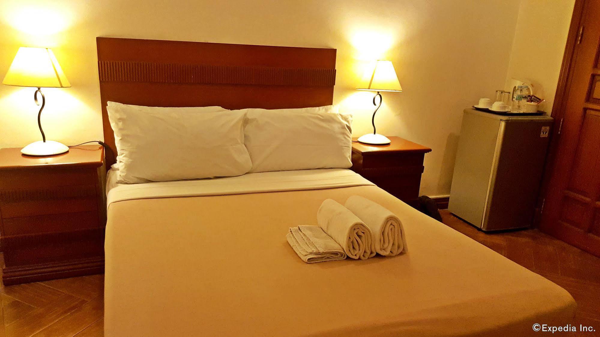 Avitel Hotel Makati City Kültér fotó